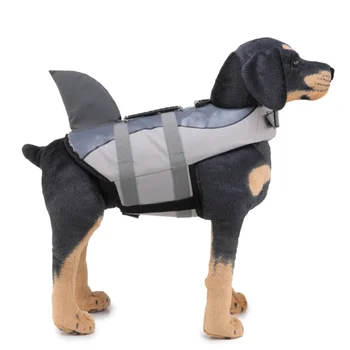 2023 Спасителна жилетка за кучета-акули Повишена подемна сила Облекло за плуване за малки кучета Защитна жилетка с дръжка за сърф за кучета средни