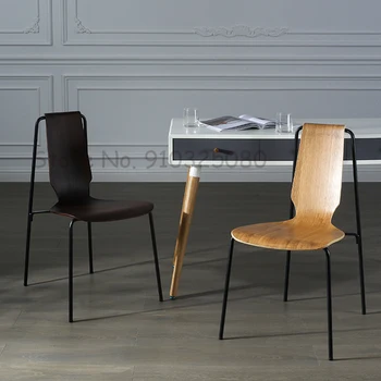 Скандинавски мебели Леки луксозни трапезни столове Модерен минималистичен стол за кафе-трапезария от масив дърво Кожени столове в индустриален стил