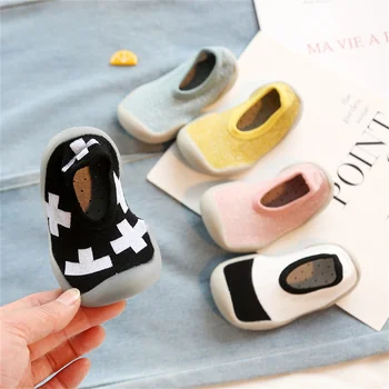 Детска устойчива на плъзгане обувки За новородени момичета, памучни нескользящие чорапи на пода, детски гуменки за момчета гумени подметки