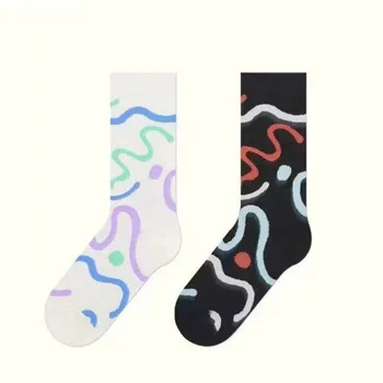 Новите дамски чорапи в черно-бяла лента с графити, в корейски стил, Персонализирано дизайн, Улични чорапи в стил хип-хоп с кръгло деколте