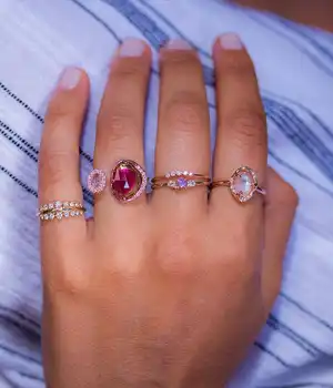 Стилен и елегантен пръстен Sarai от сребро S925 проба с диамантен пръстен и Проблясващи Лунен камък - идеалният подарък за Нея