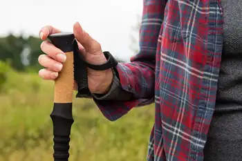 Треккинговые стик Cascade Mountain Tech от въглеродни влакна с быстрозахватывающейся корк дръжка - Сгъваема пешеходната нож с възможност за разширяване до 54 инча